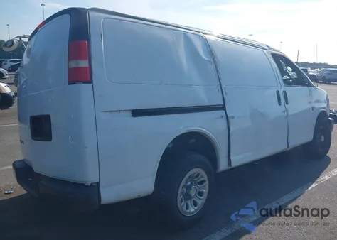 2009 Chevrolet Express G1500 Work Van z USA, uszkodzony, nr VIN 1GCFG15XX91177373